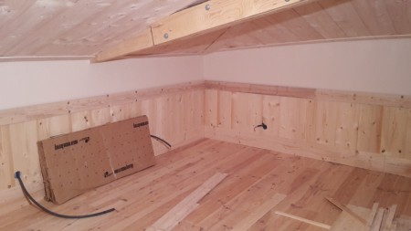 de lambrisering in aanmaak